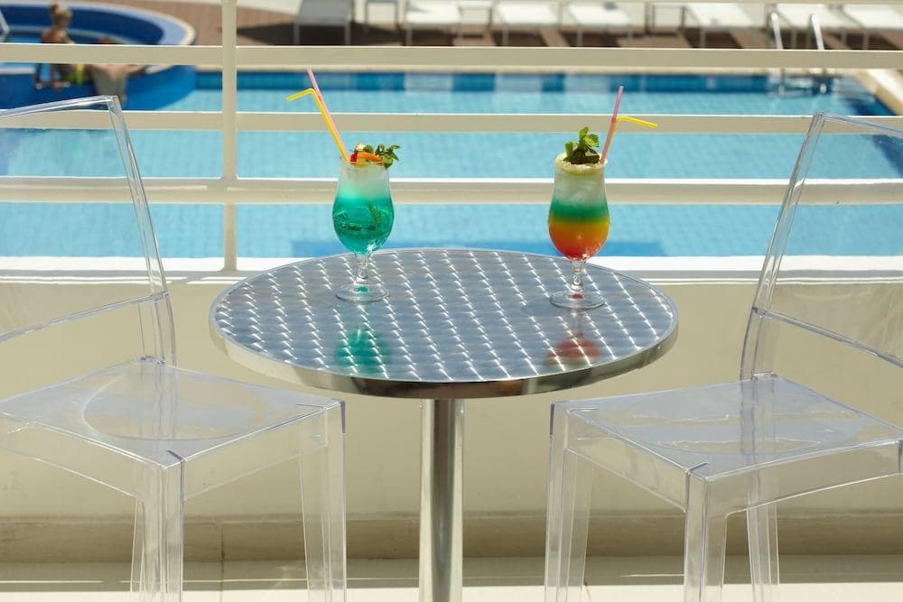Melpoantia Luxury Apartments & Suites