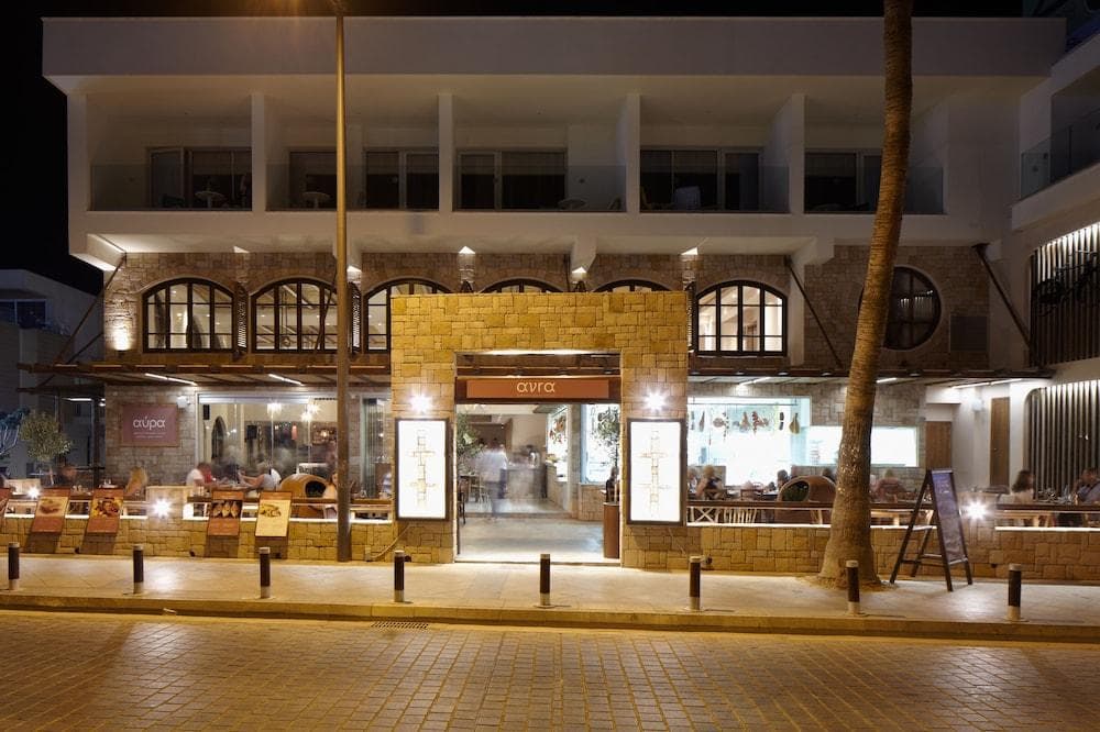 Melpoantia Luxury Apartments & Suites