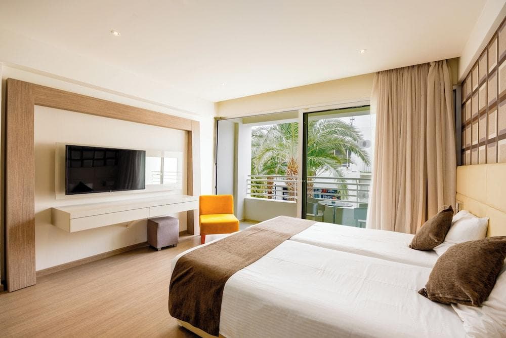 Melpoantia Luxury Apartments & Suites