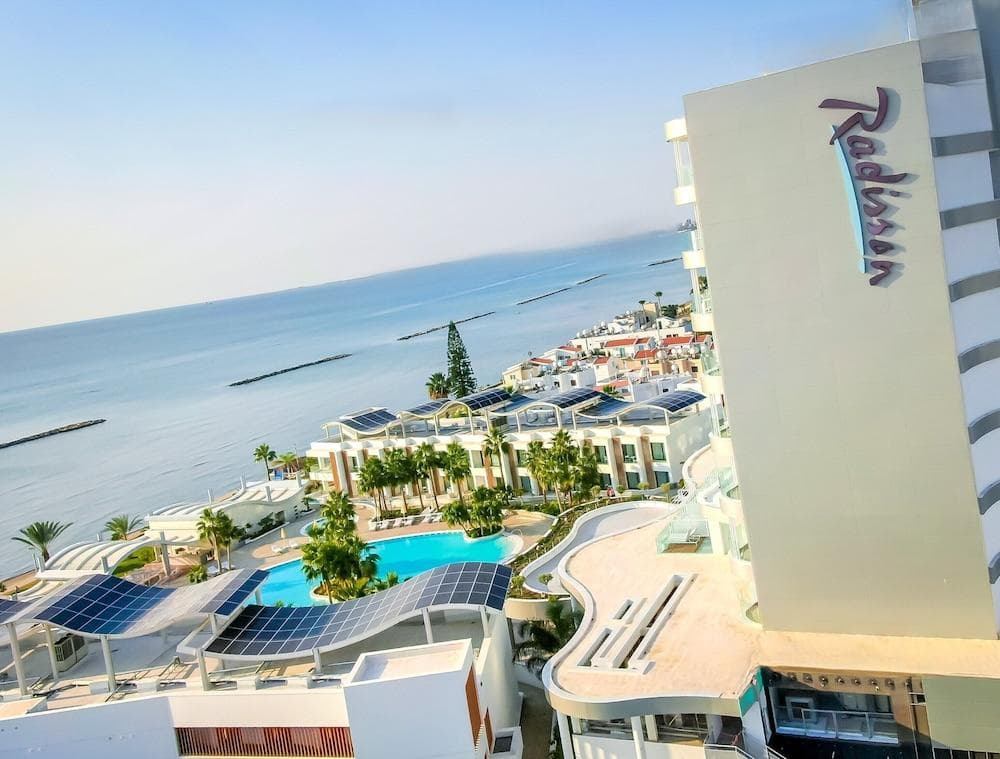 Radisson Beach Resort Larnaca | Vacayos