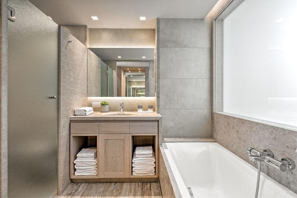 Amada Colossos Resort