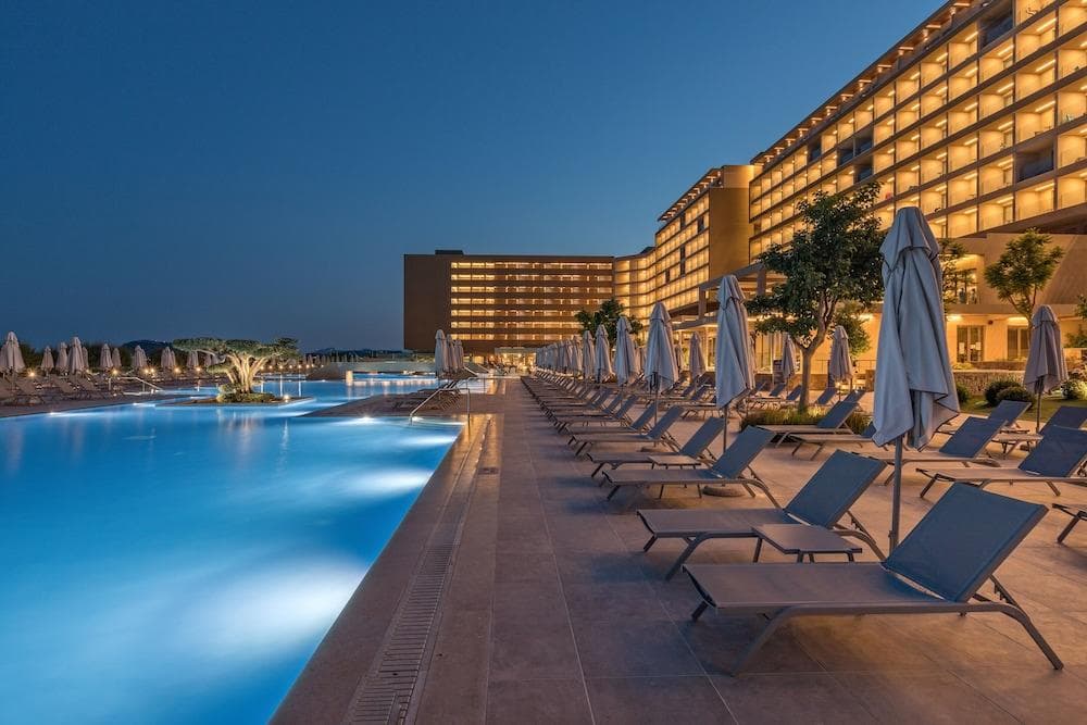 Amada Colossos Resort