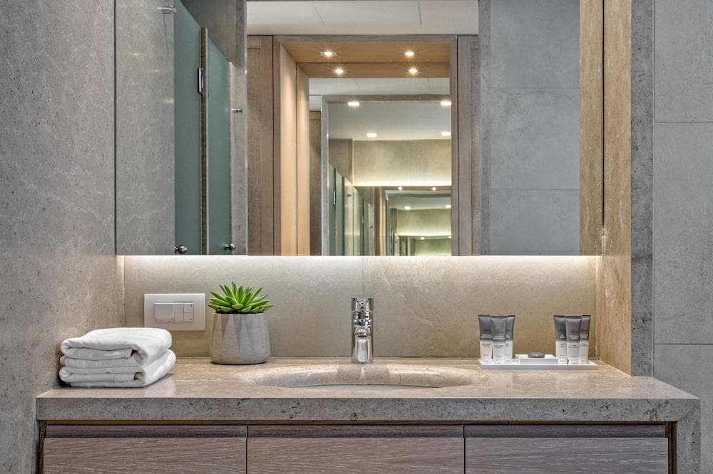 Amada Colossos Resort