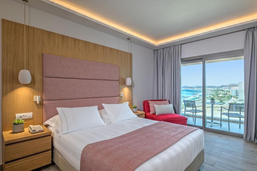 Amada Colossos Resort