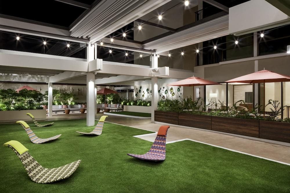 Halepuna Waikiki by Halekulani