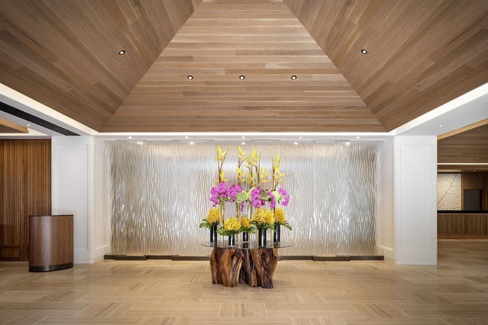 Halepuna Waikiki by Halekulani