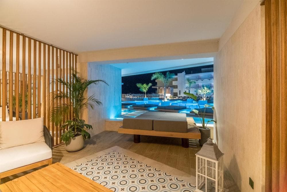 Akasha Beach Hotel & SPA