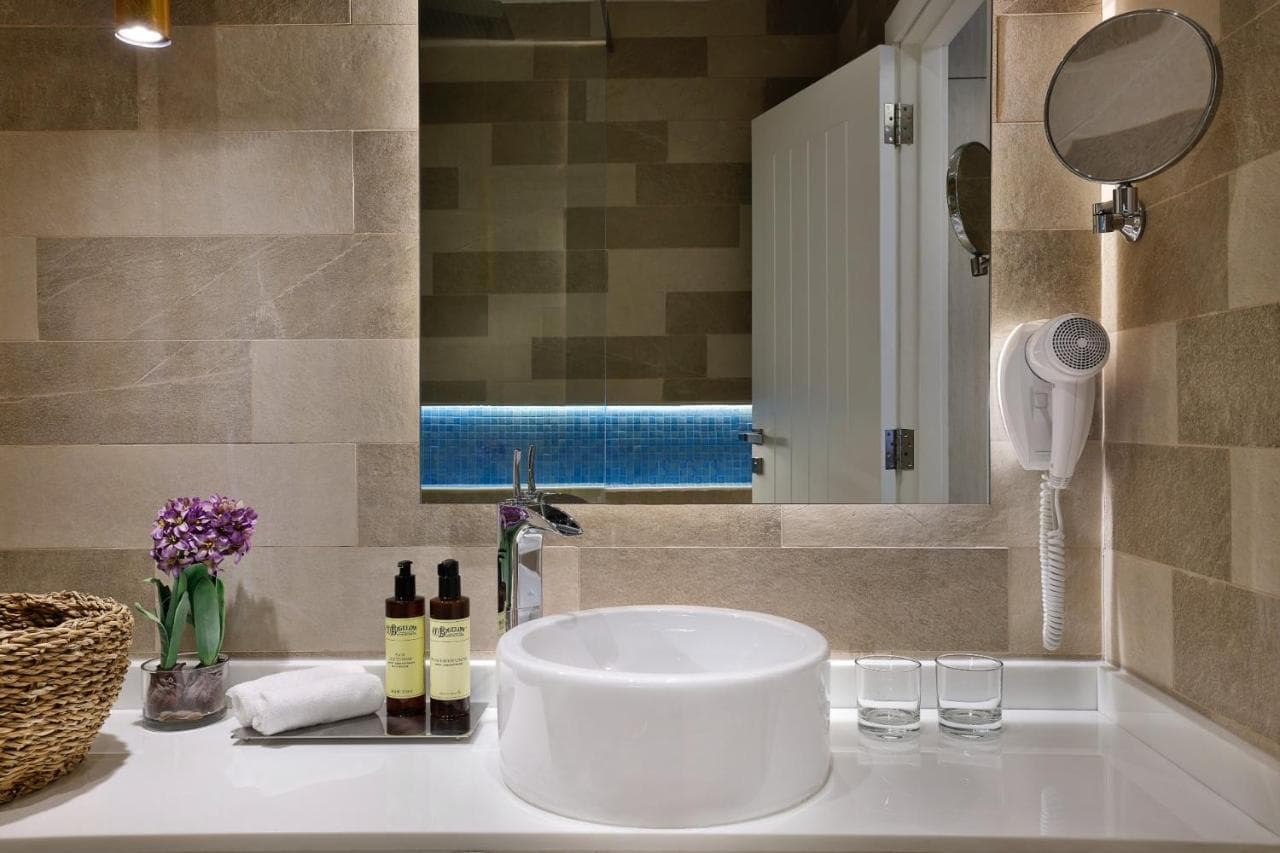 NH Collection Dubai the Palm