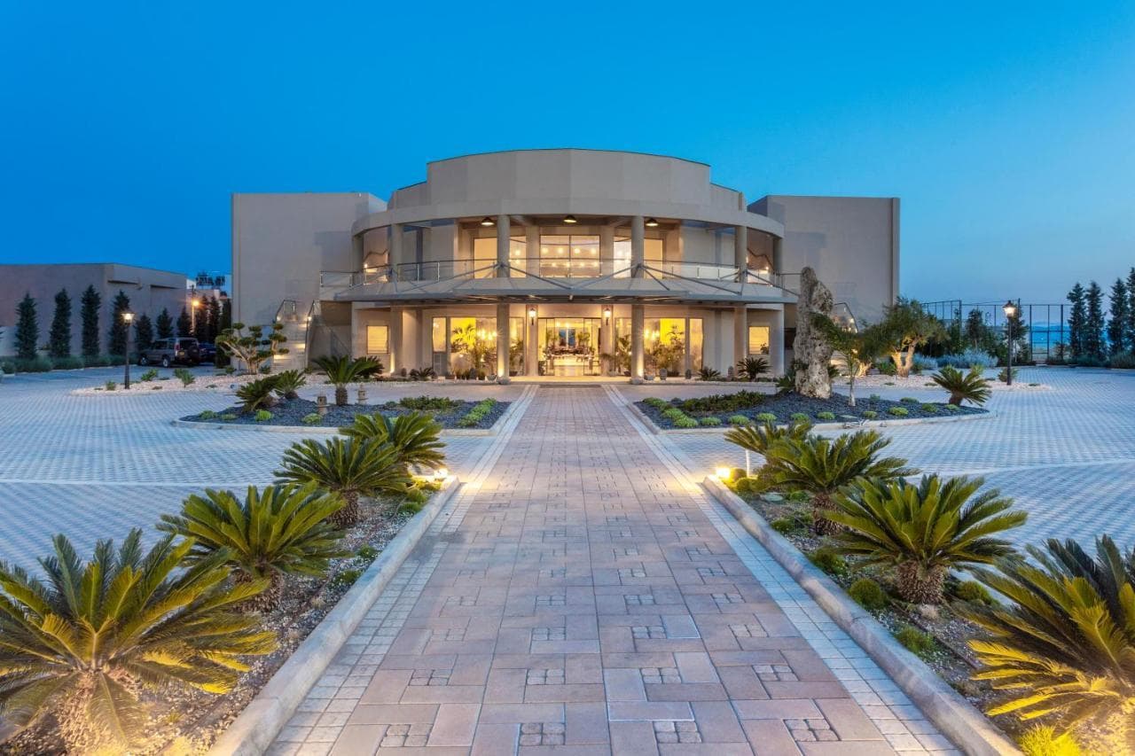 Elysian Luxury Hotel And SPA