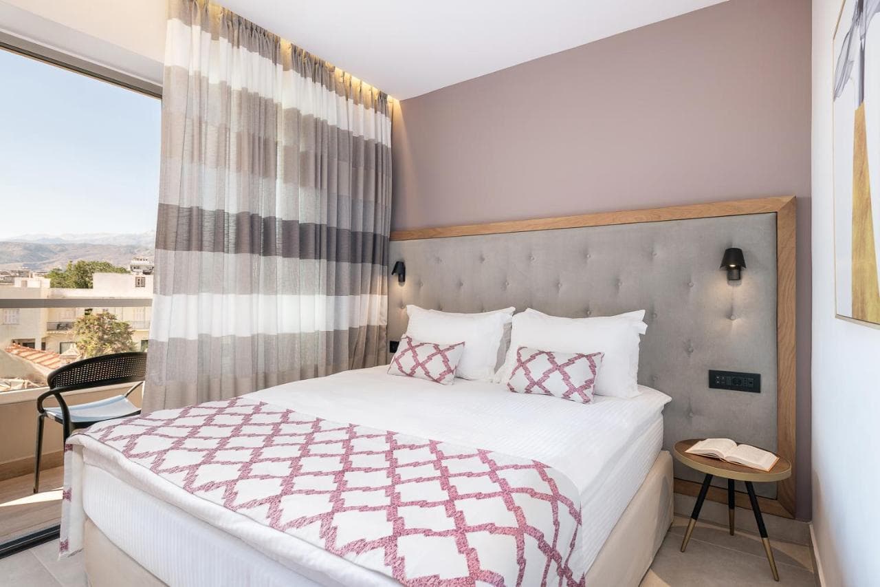 M City Hotel